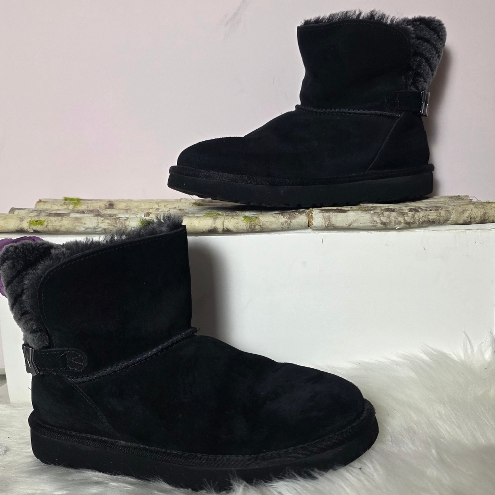 UGG Analia Black Suede Sheepskin Ankle Boots Women’s Size 7 Cozy Fur Lined